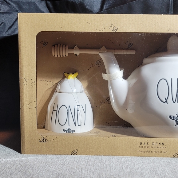 Rae Dunn Honey Pot & Teapot Set Queen bee ๐ - Picture 7 of 16